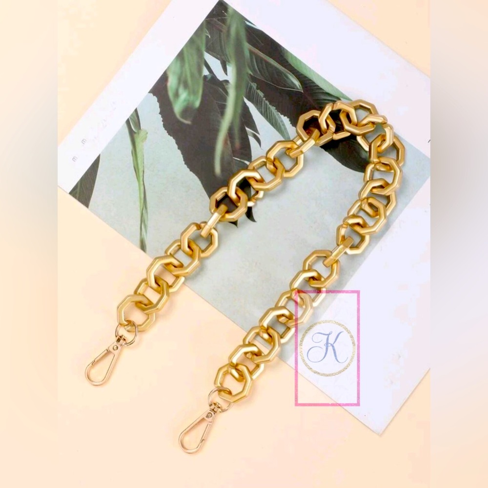 💕 22in Gold Tone Unbranded Necklace, Adorable for an LV Lock & Key or Hermes💕